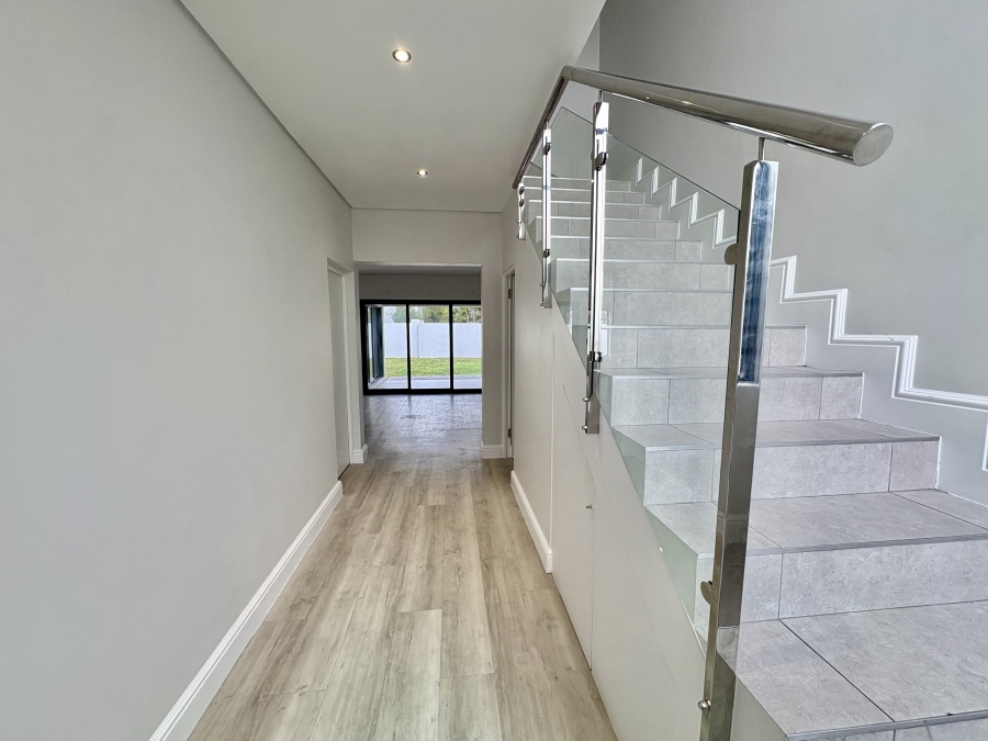 4 Bedroom Property for Sale in Sandown Western Cape